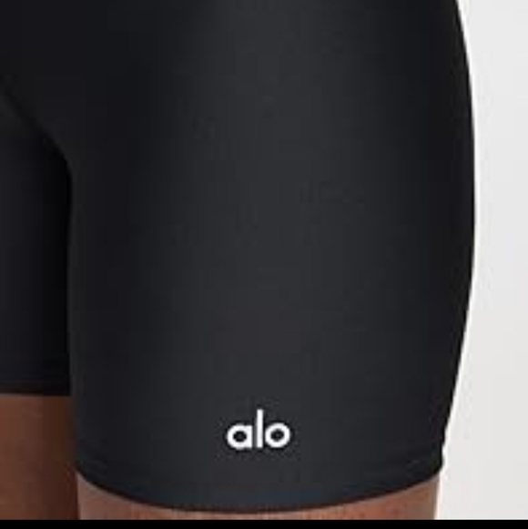 Alo Yoga Black High Rise Biker Shorts - Picture 6 of 9